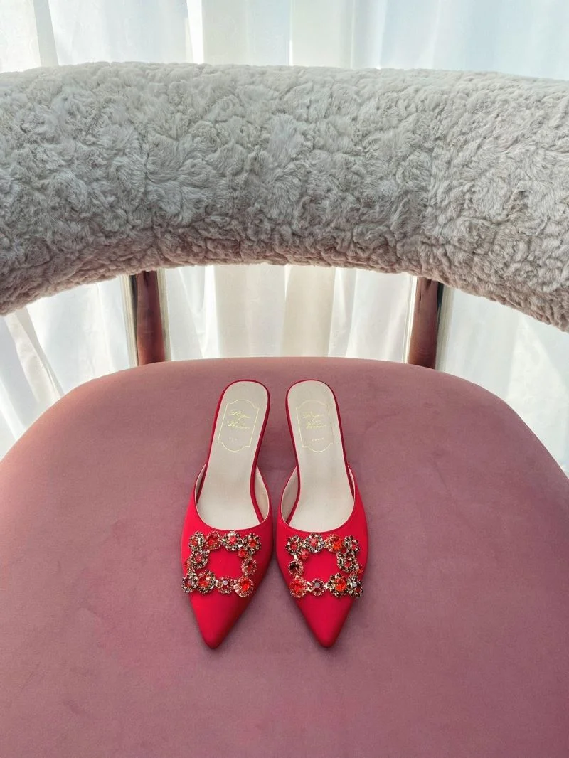 Minimalist Versace Slippers 37431