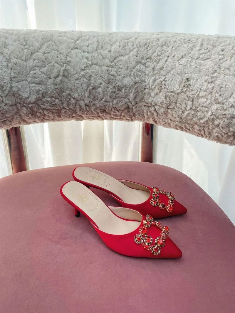 Minimalist Versace Slippers 37431