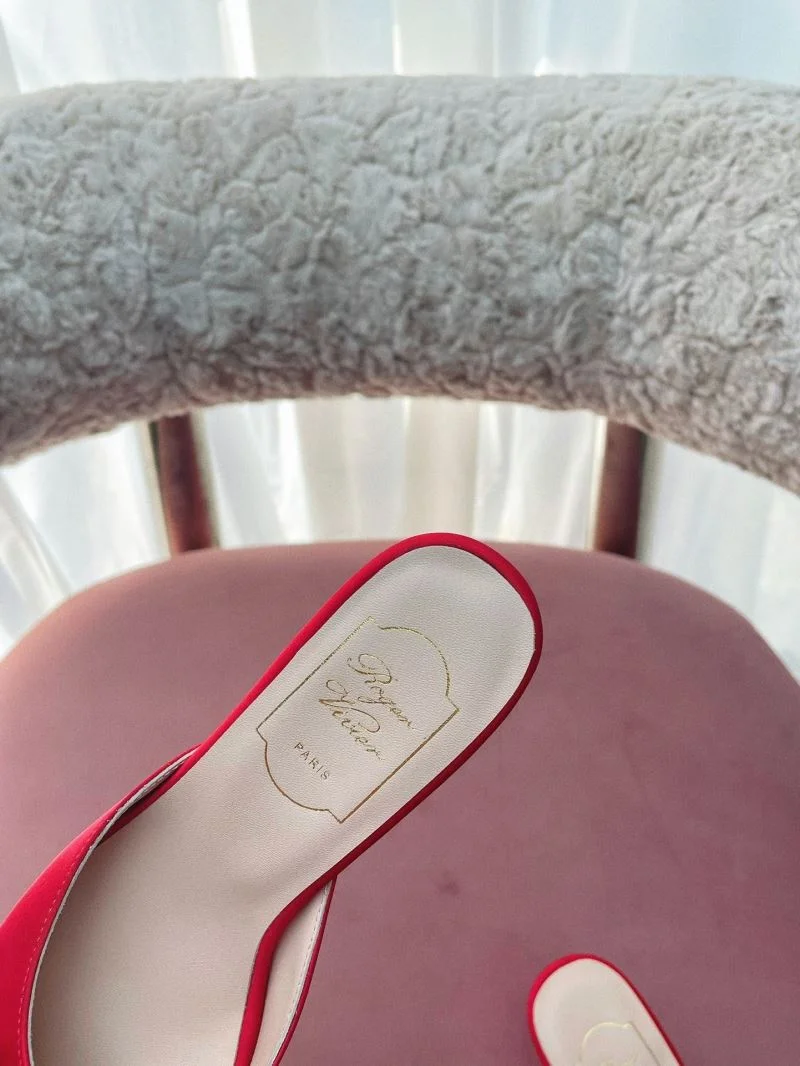 Minimalist Versace Slippers 37431