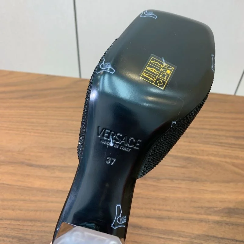 Reliable Versace Slippers 37425