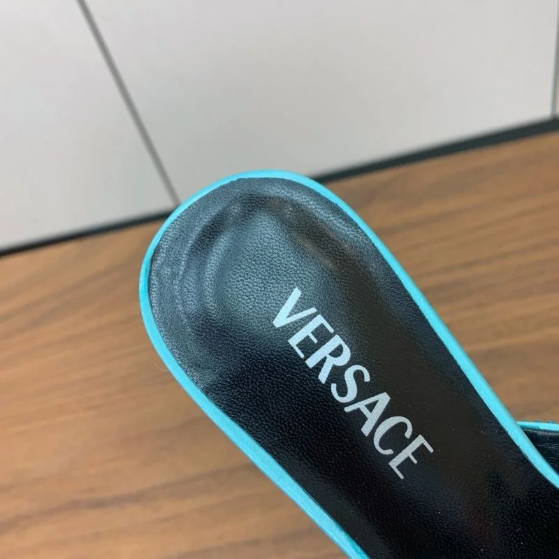 Effortless Versace Slippers 37409