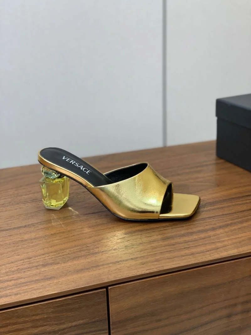 Versace Slippers EasyMatch 37400