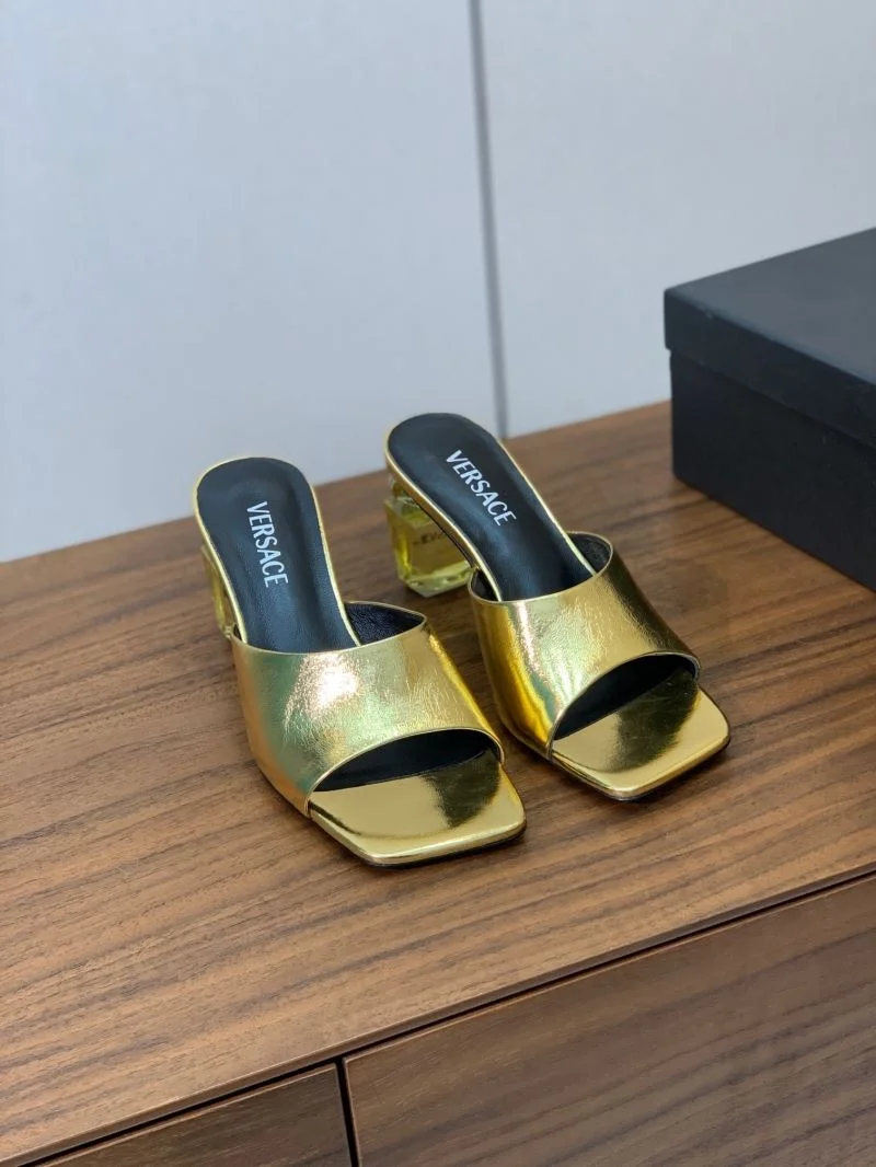 Versace Slippers EasyMatch 37400