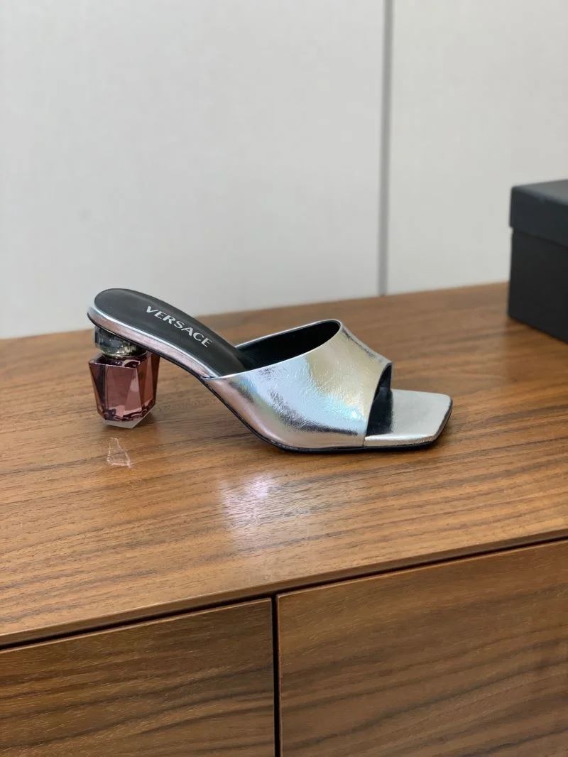 Versace Slippers Refined 37403