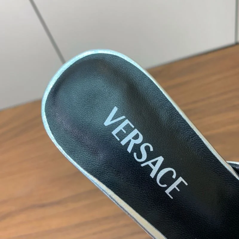 Versace Slippers Refined 37403