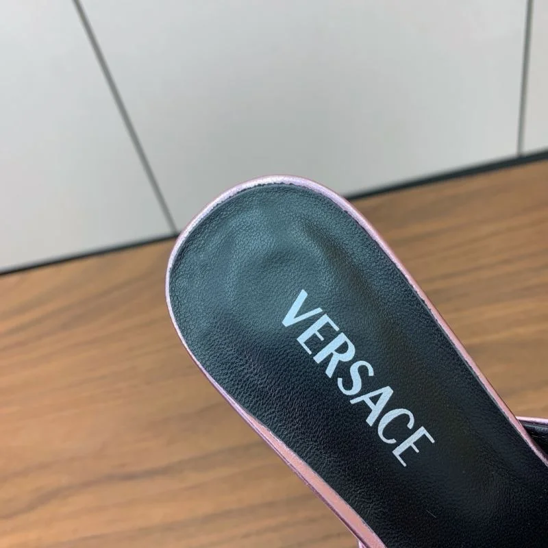 Versace Slippers Durable 37407