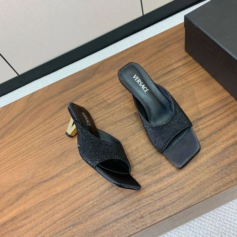 Versace Slippers Minimalist 37402