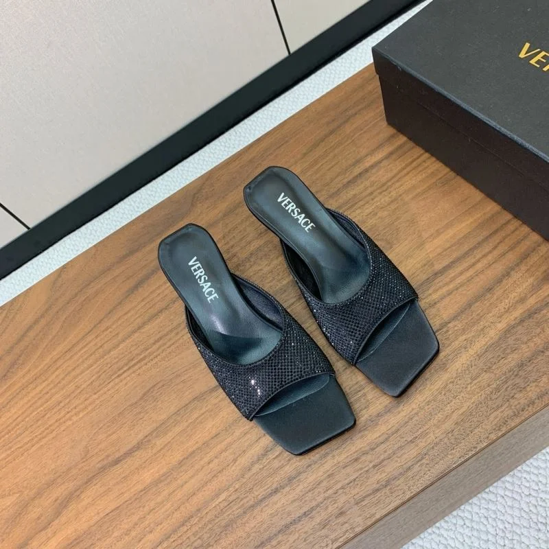 Versace Slippers Minimalist 37402