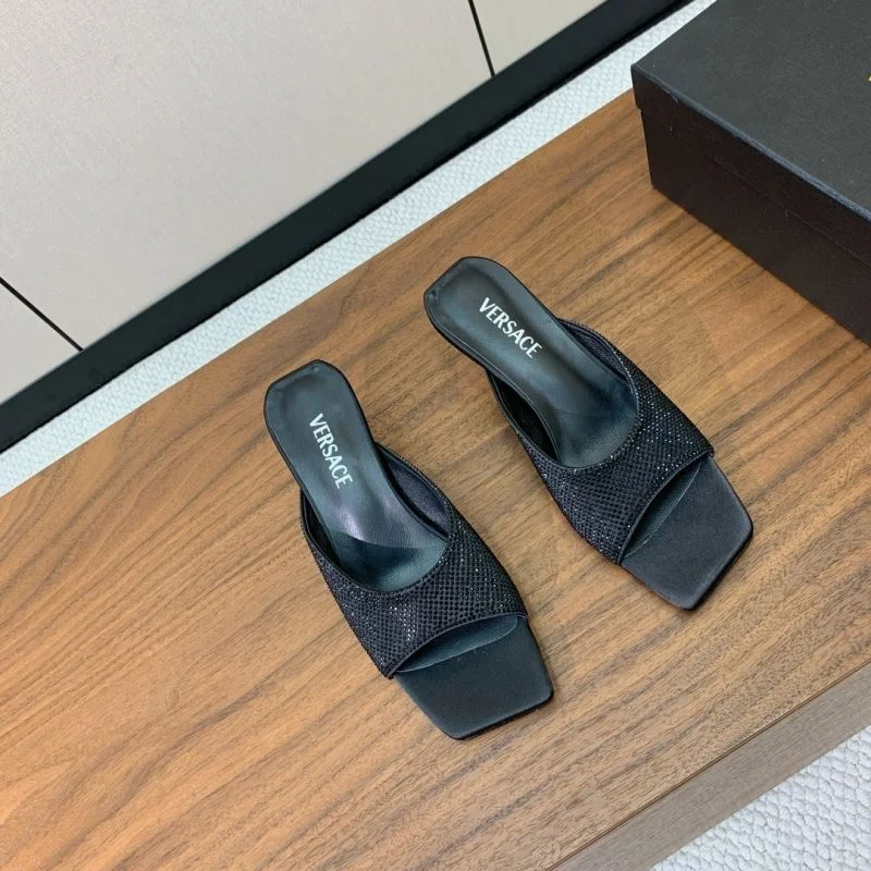 Versace Slippers Minimalist 37402