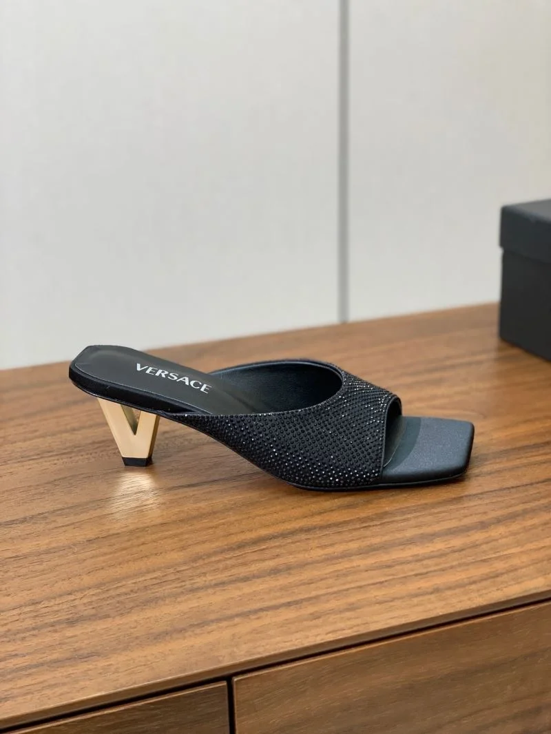 Versace Slippers Minimalist 37402