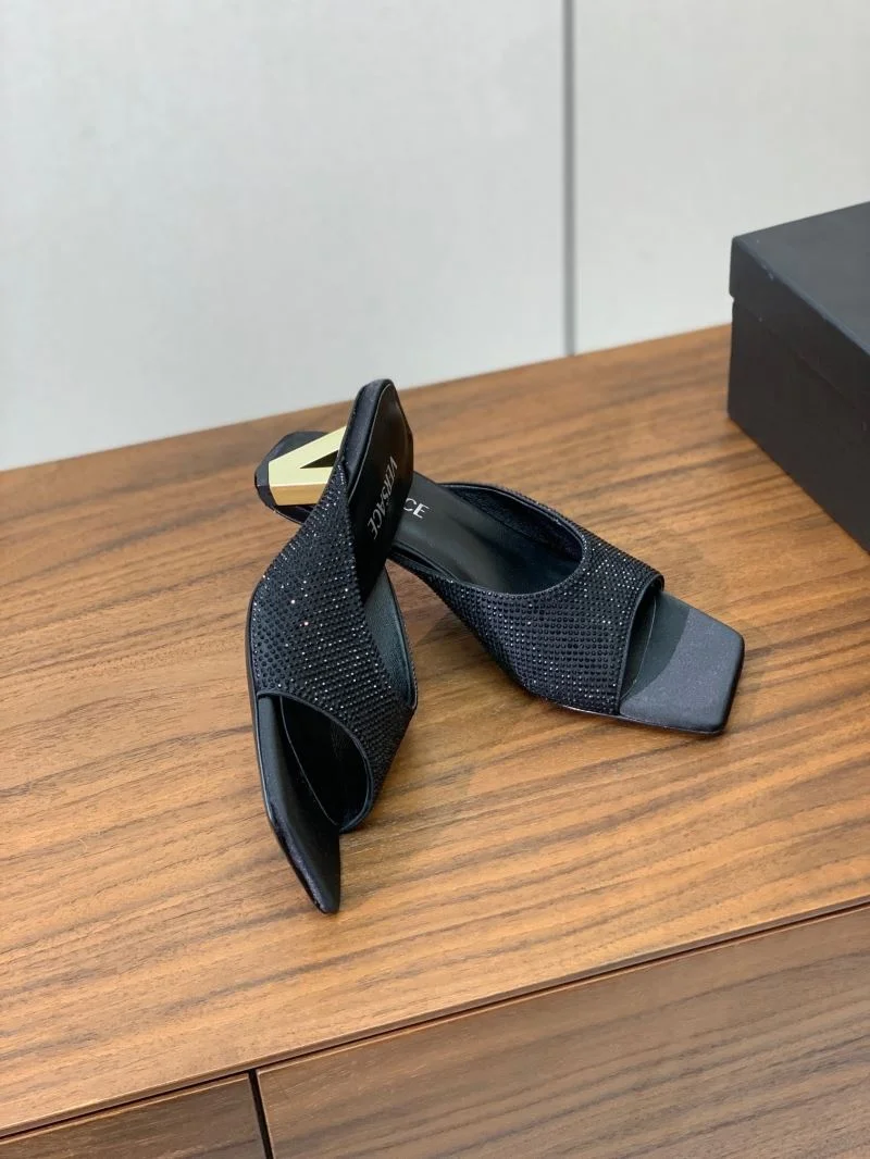 Versace Slippers Minimalist 37402
