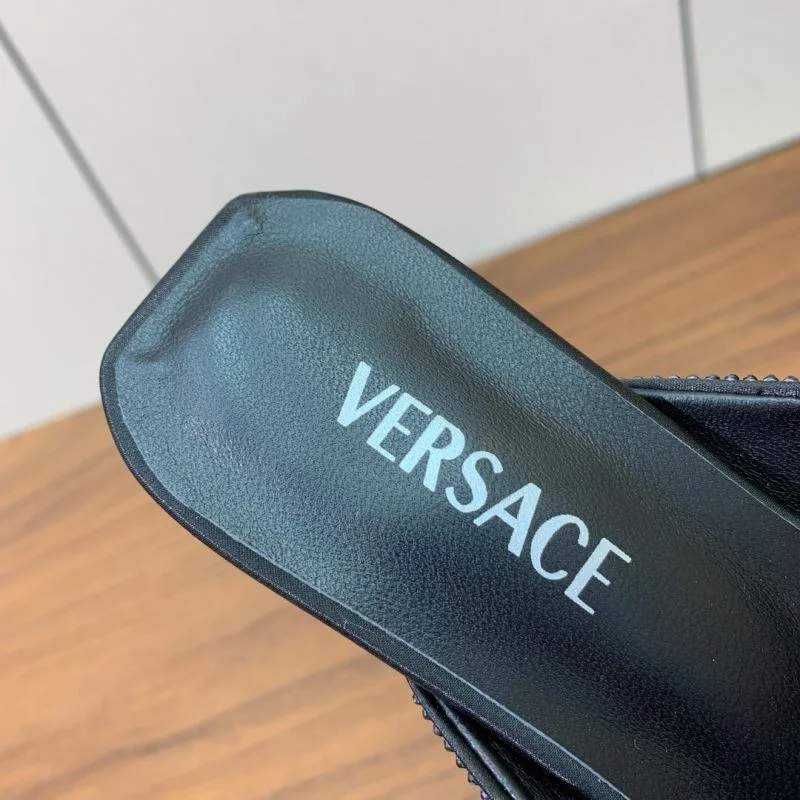 Versace Slippers Minimalist 37402