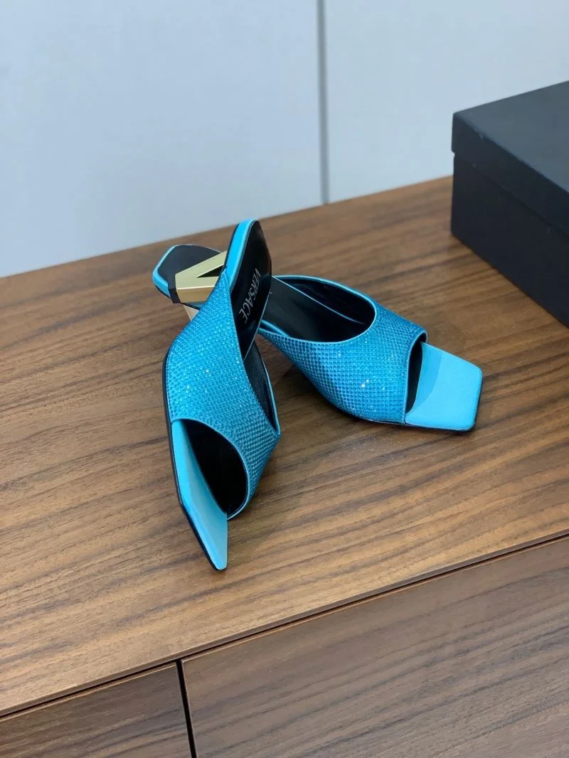 Compact Versace Slippers 37420