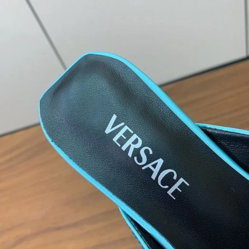 Compact Versace Slippers 37420