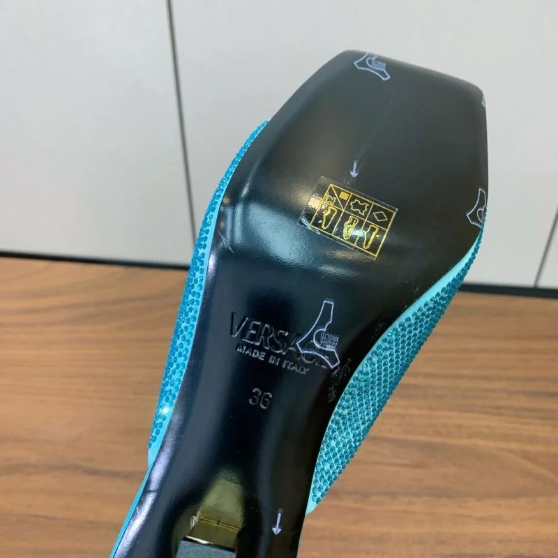 Compact Versace Slippers 37420