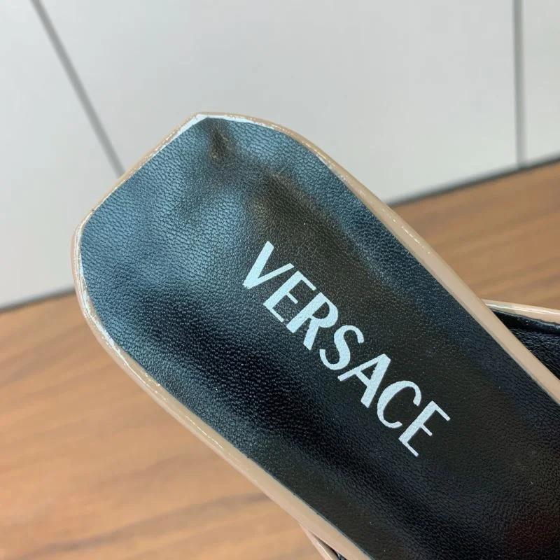 Versace Slippers UrbanStyle 37406
