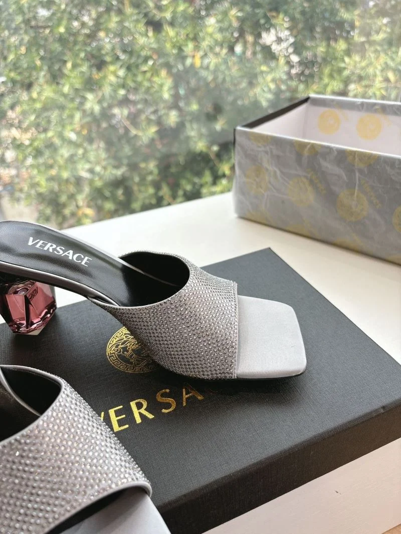 Versace Slippers Contemporary 37362