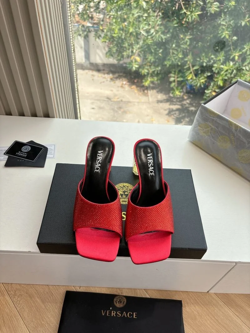 Versace Slippers TimelessDesign 37370