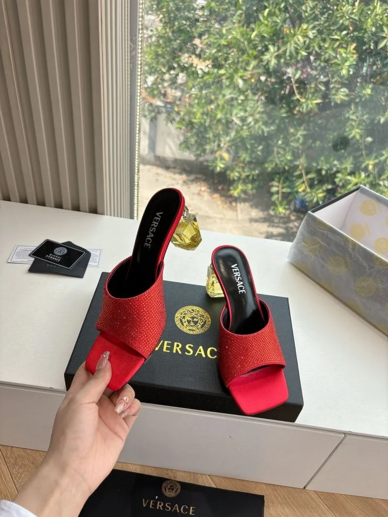 Versace Slippers TimelessDesign 37370
