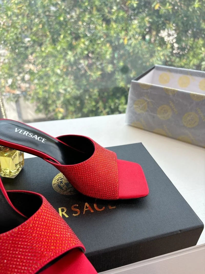 Versace Slippers TimelessDesign 37370