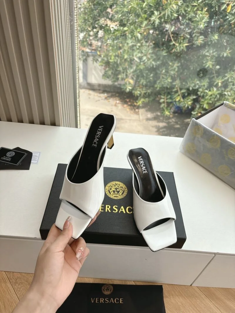 Supportive Versace Slippers 37359