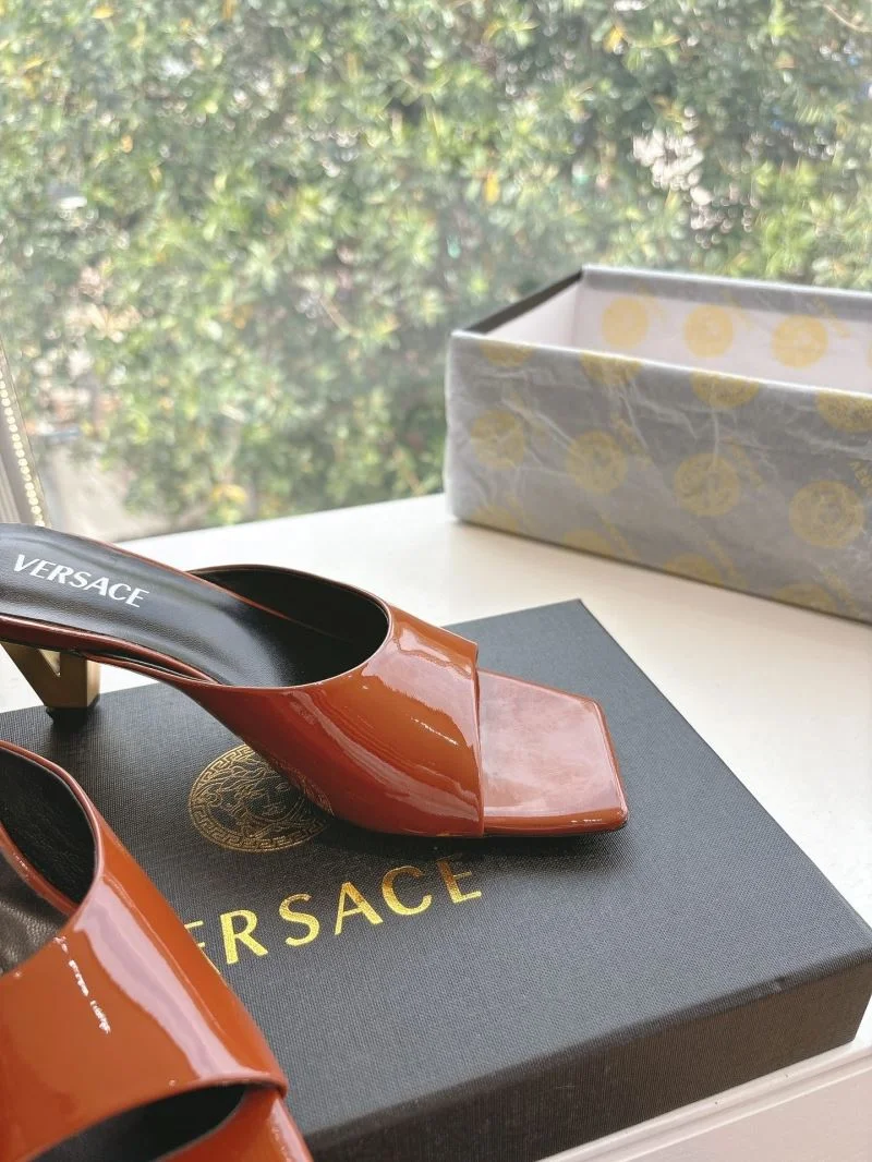 Timeless Versace Slippers 37357