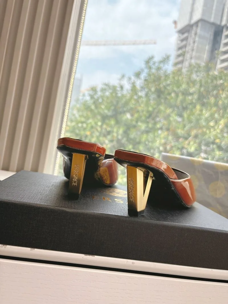 Timeless Versace Slippers 37357
