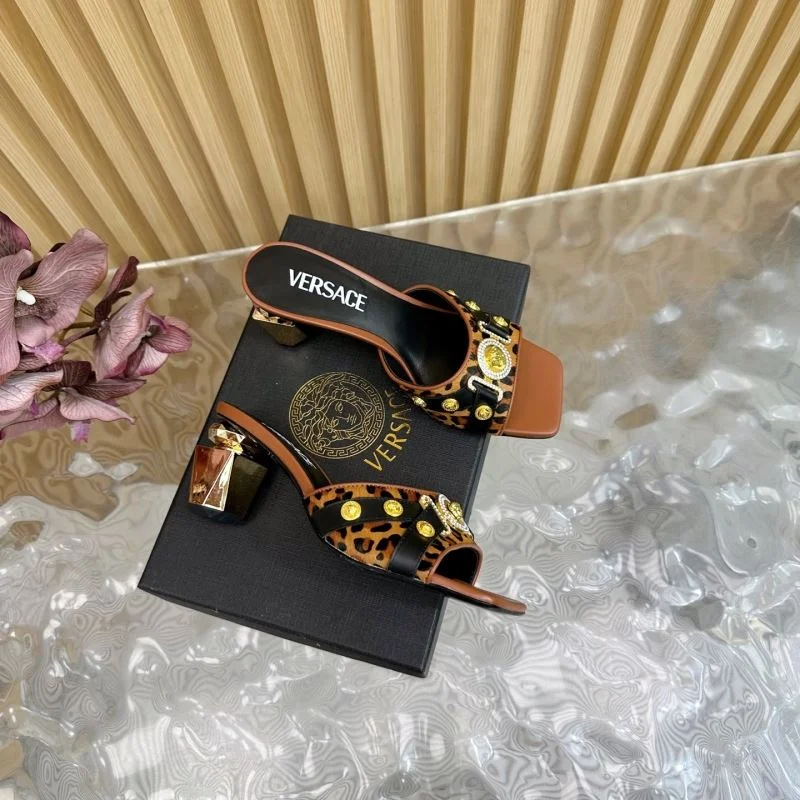 Versace Slippers Sophisticated 37350