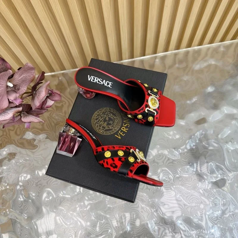 Sleek Versace Slippers 37339