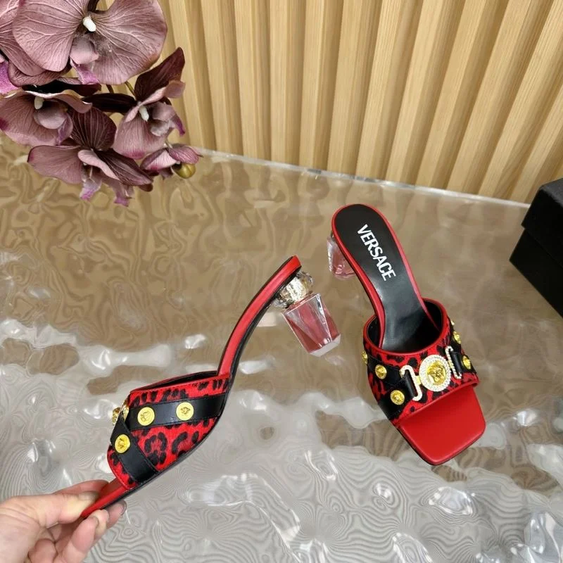 Sleek Versace Slippers 37339