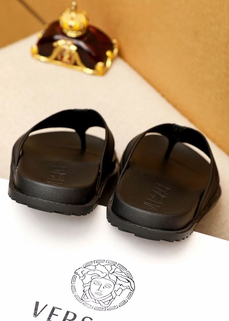 BestValue Versace Slippers 37474