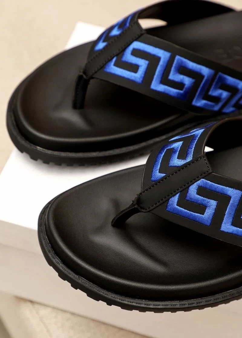 Versace Slippers ModernLook 37475