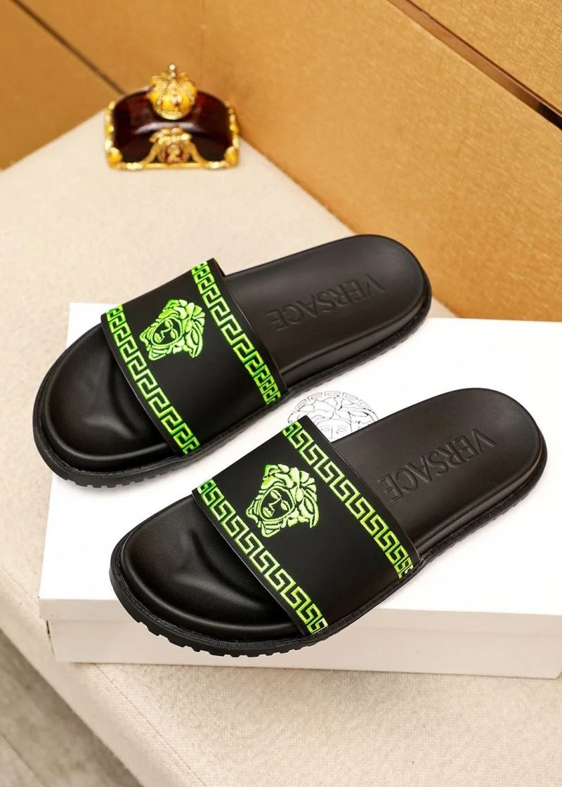 Versace Slippers Durable 37471