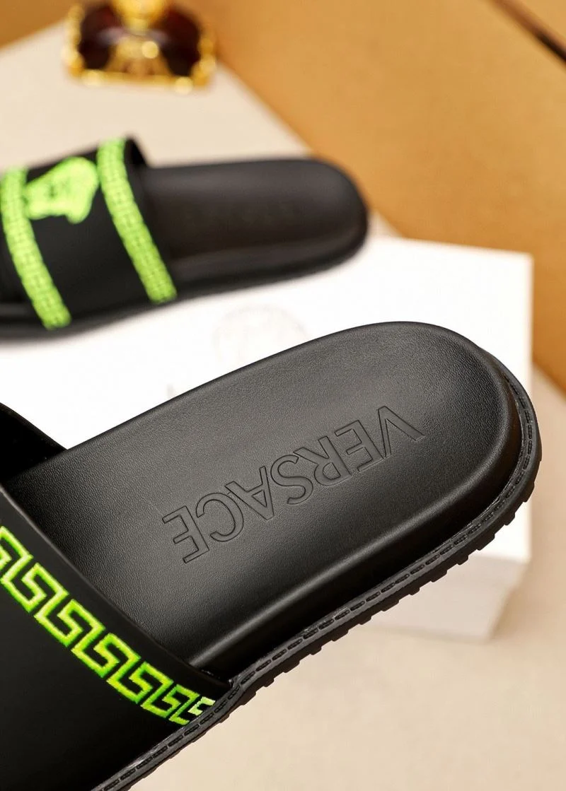 Versace Slippers Durable 37471