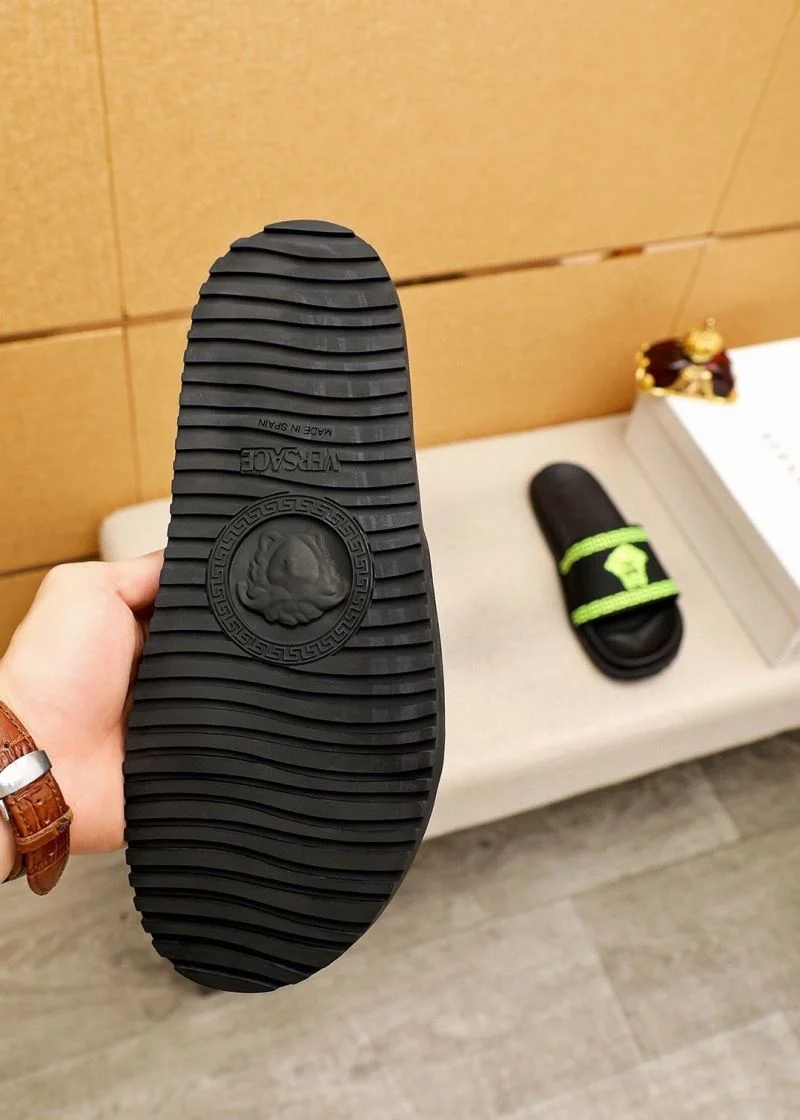 Versace Slippers Durable 37471