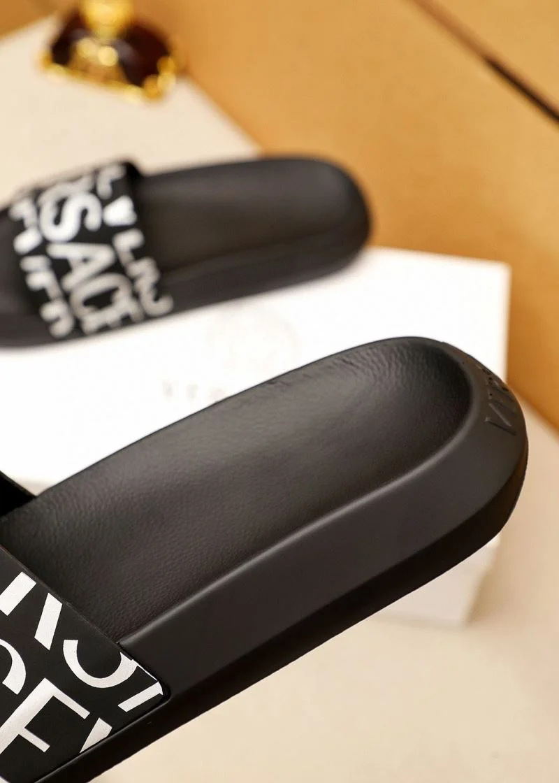 Versace Slippers Timeless 37469