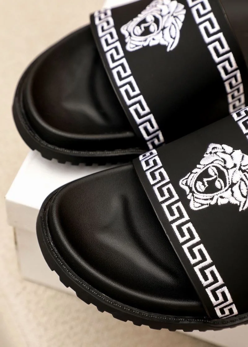 Versace Slippers FreshLook 37460