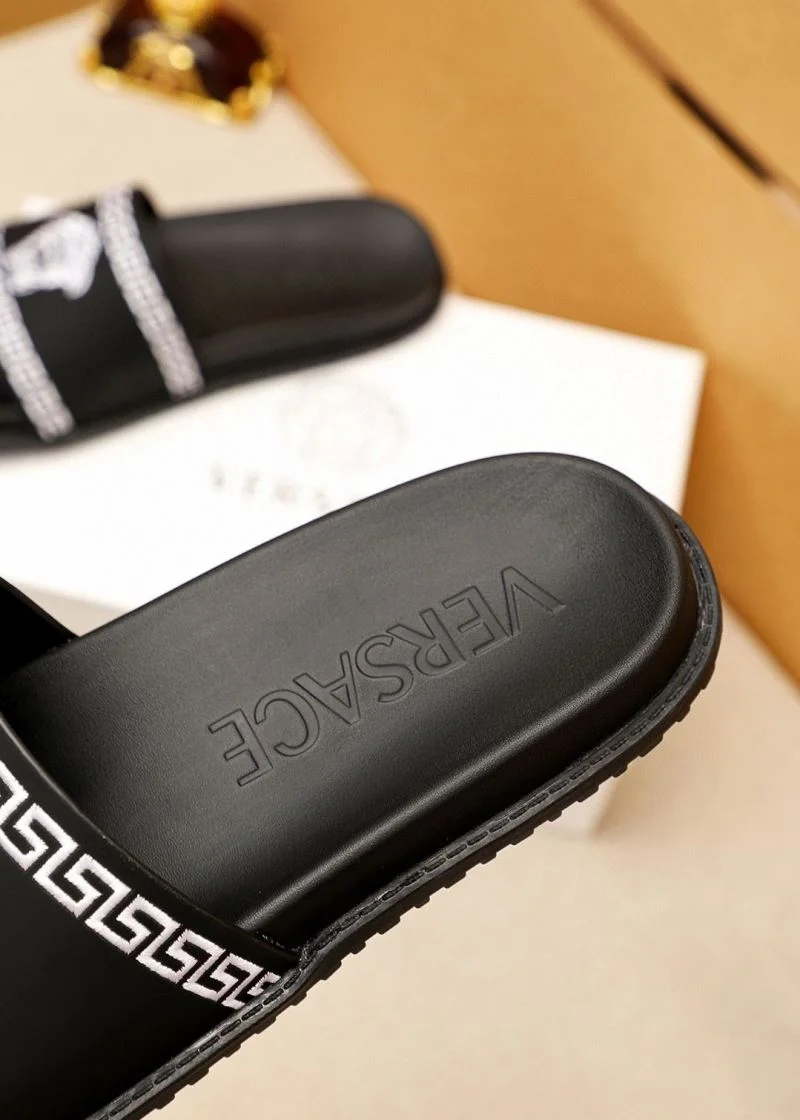 Versace Slippers FreshLook 37460