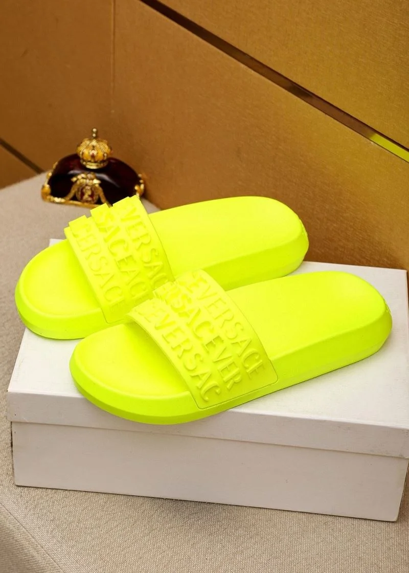 Versace Slippers WellDesigned 37453