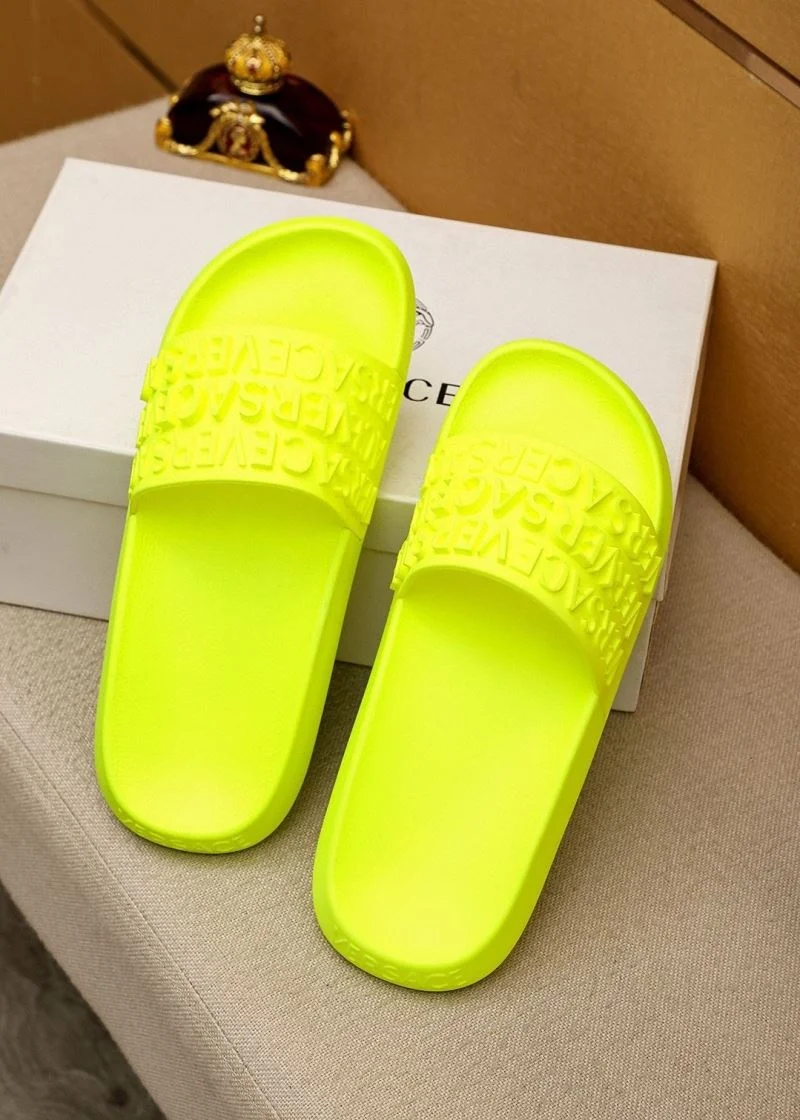 Versace Slippers WellDesigned 37453