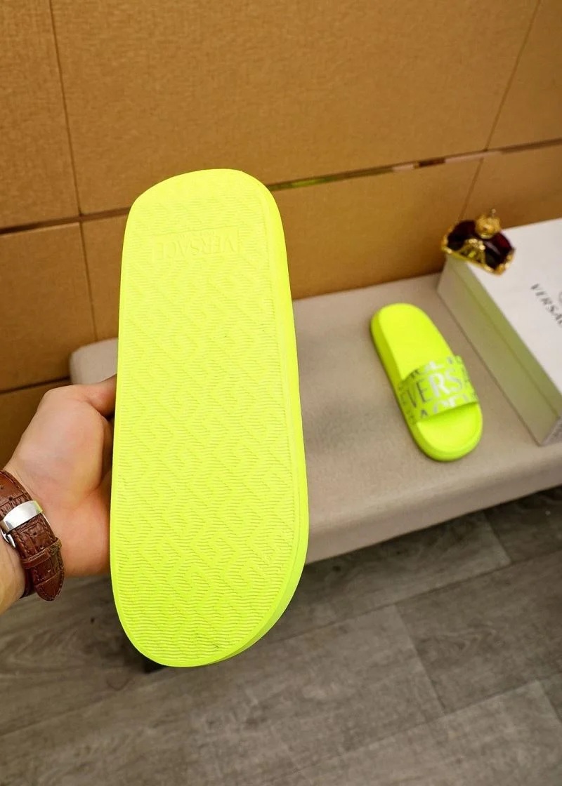 Versace Slippers WellDesigned 37453