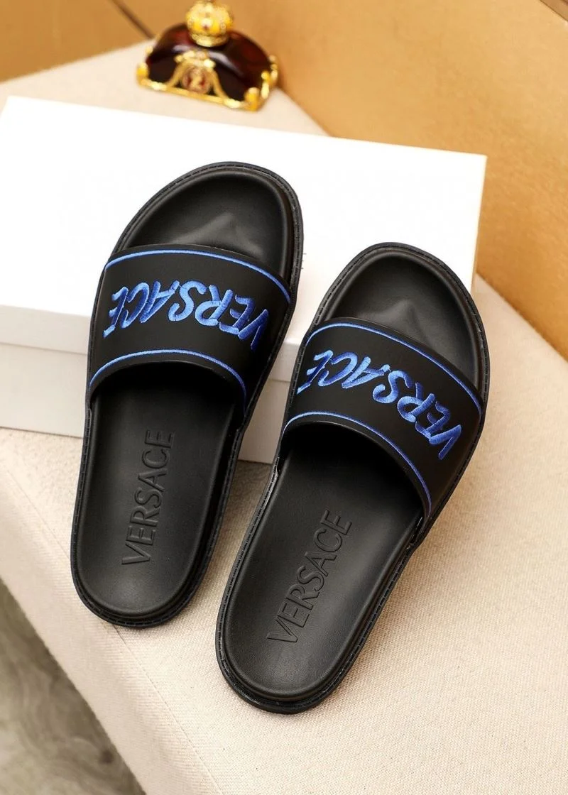 Versace Slippers Durable 37455