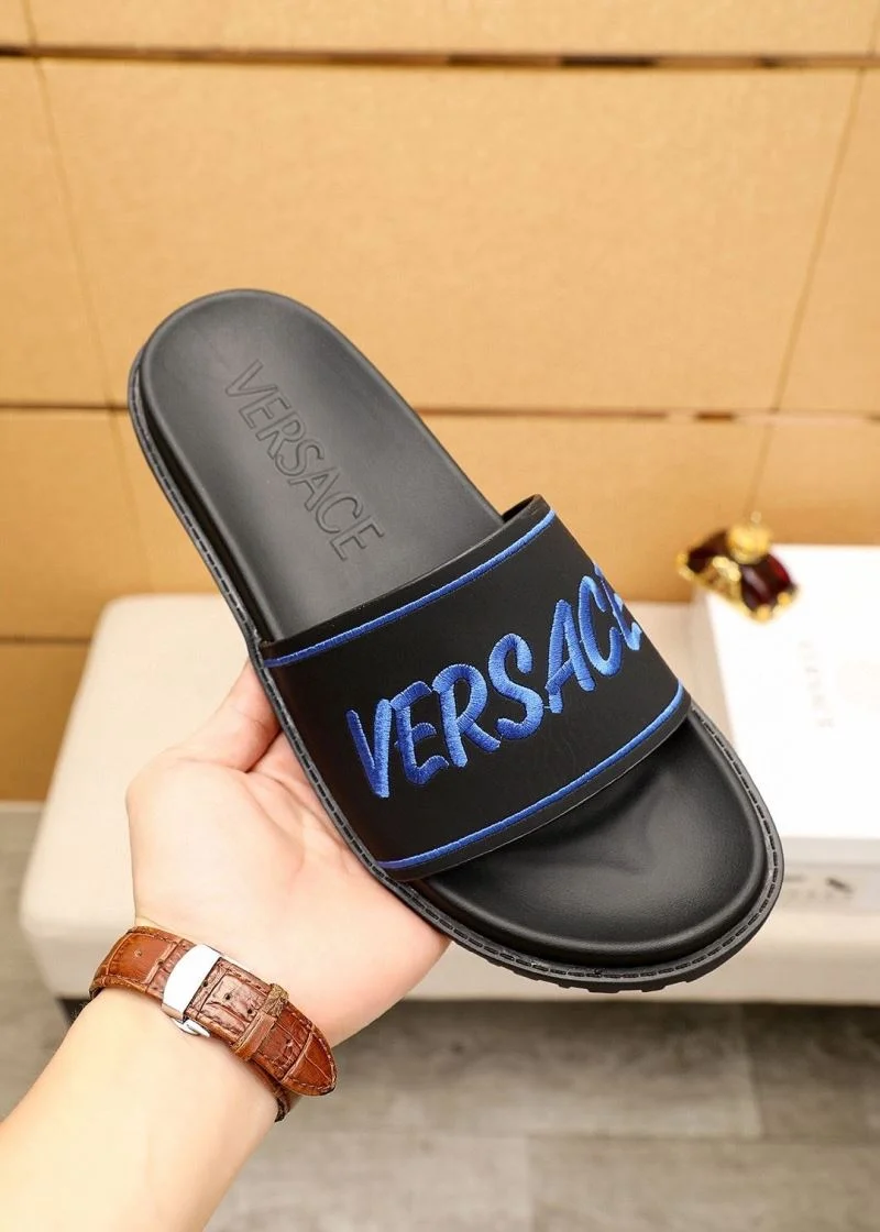Versace Slippers Durable 37455