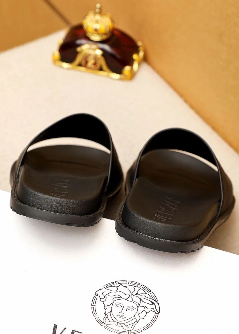 Versace Slippers Durable 37455