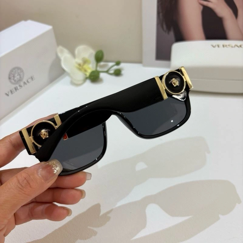 Seasonal Versace Sunglasses 282525