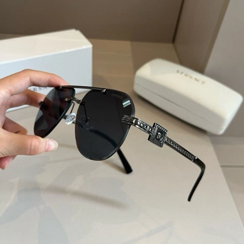 Effortless Versace Sunglasses 282546