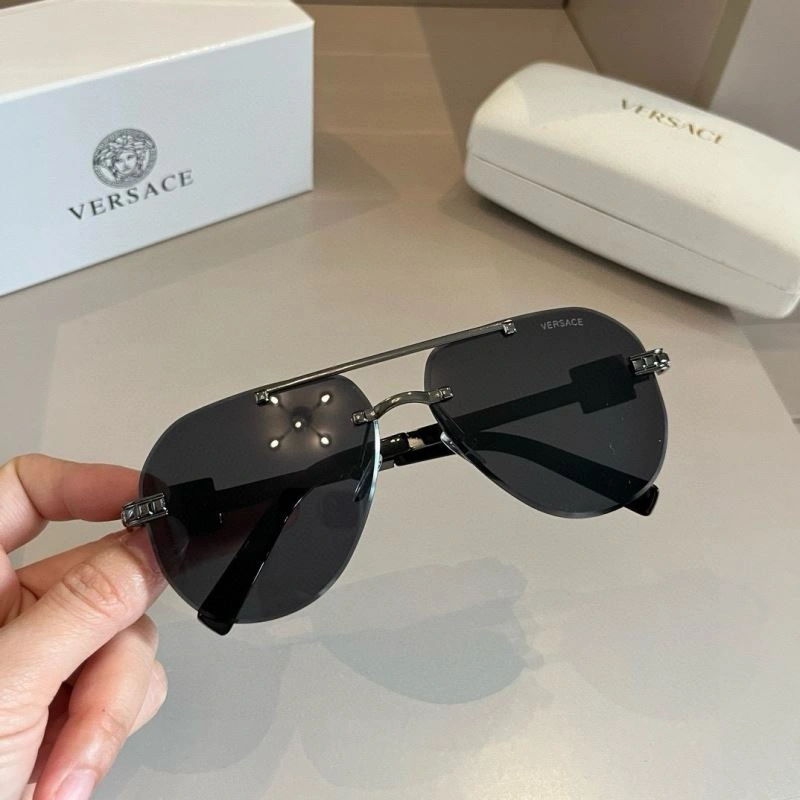 Effortless Versace Sunglasses 282546