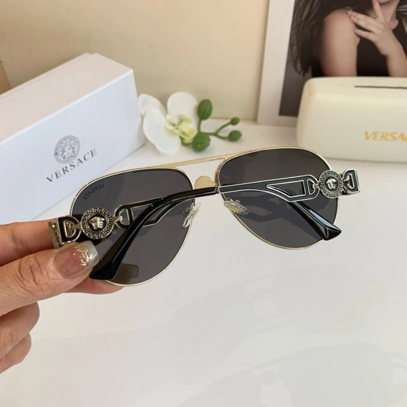 Supportive Versace Sunglasses 282515