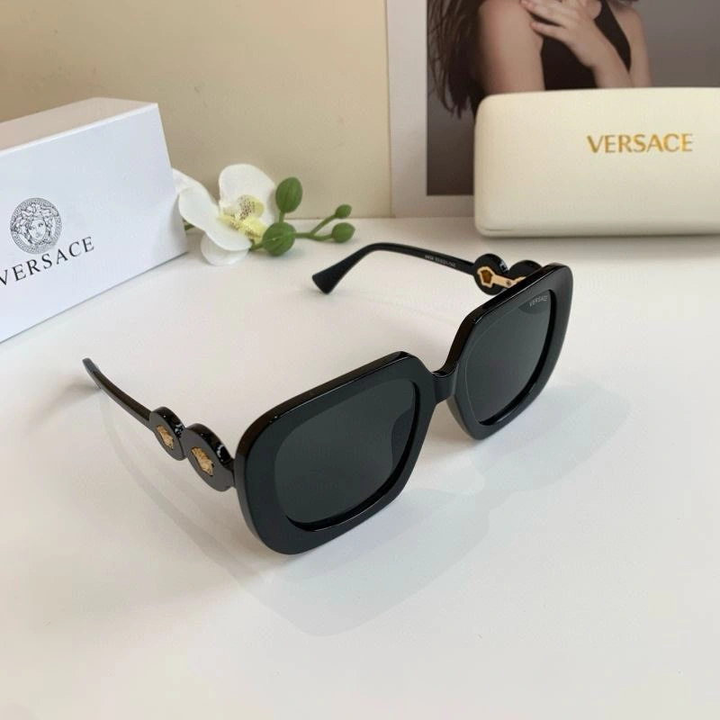 Sustainable Versace Sunglasses 282512