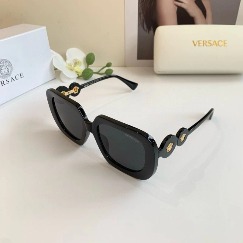 Sustainable Versace Sunglasses 282512